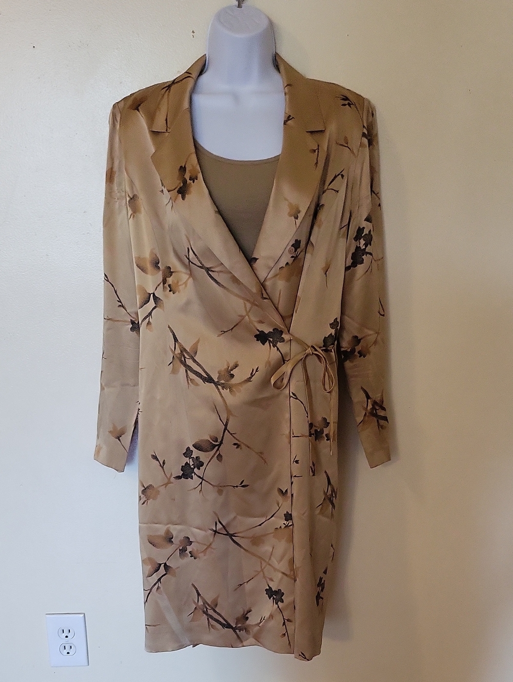Dana Buchman Beige Silk Dress with Black Label